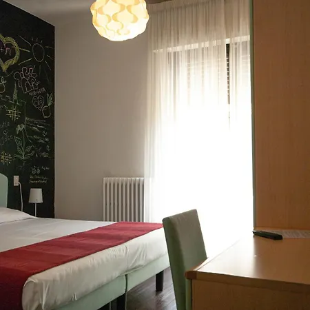 Peler Hotel 2*