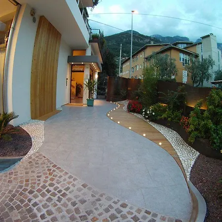 Hotel Peler 2*